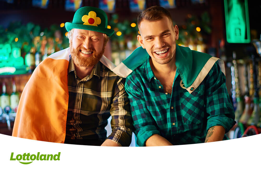 Zwei irische Männer freuen sich über die besten irischen Spielautomaten im Lottoland.